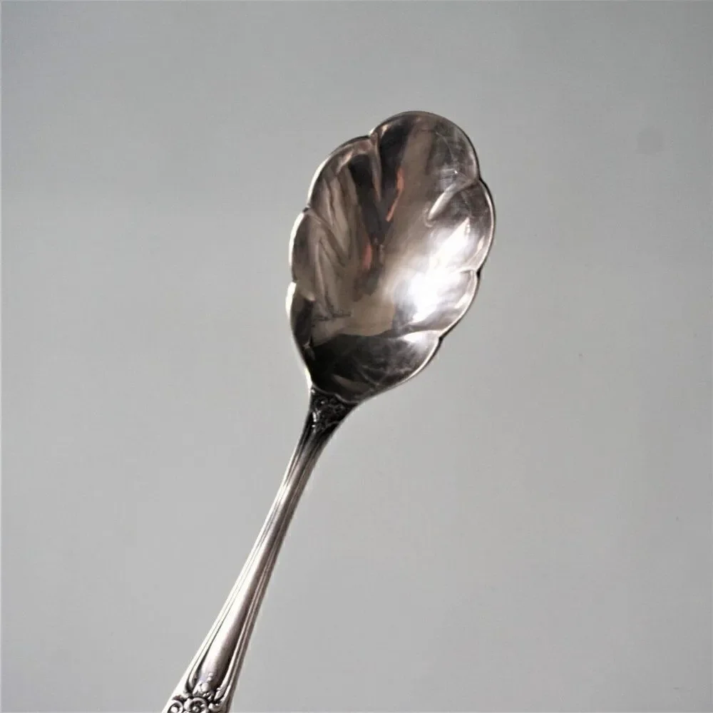 1847 Rogers Bros GRAND HERITAGE International Silverplate 1968 Sugar Spoon